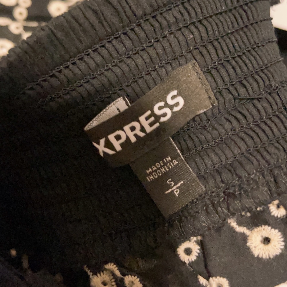 Express - Picture 5 of 6